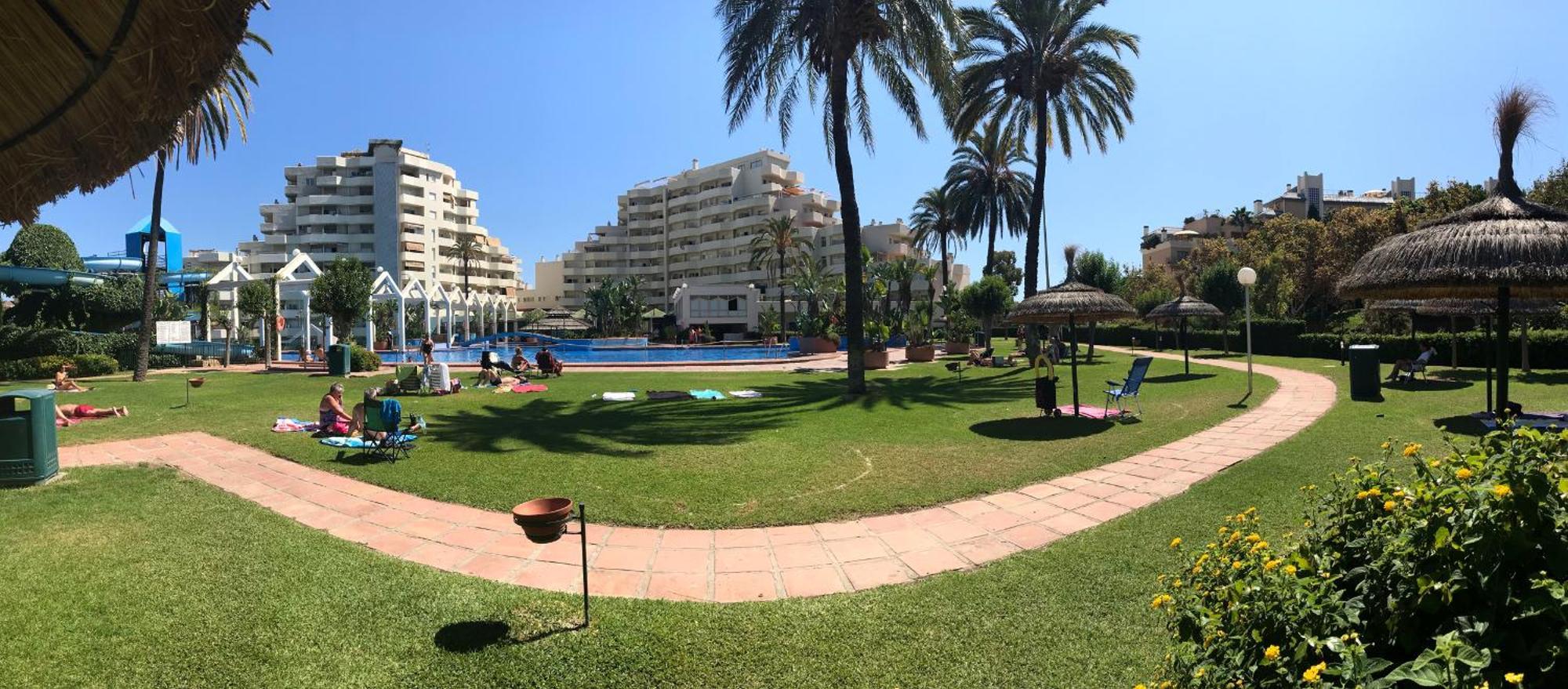 Benal Beach Suite Ii, Estudio Con Parque Acuatico Y Vistas Al Mar. 贝纳尔马德纳 外观 照片