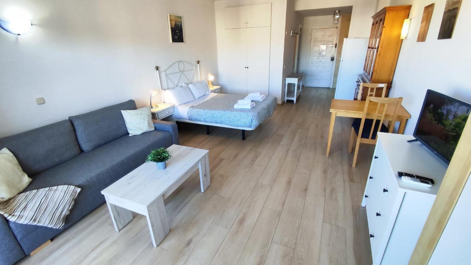 Benal Beach Suite Ii, Estudio Con Parque Acuatico Y Vistas Al Mar. 贝纳尔马德纳 外观 照片