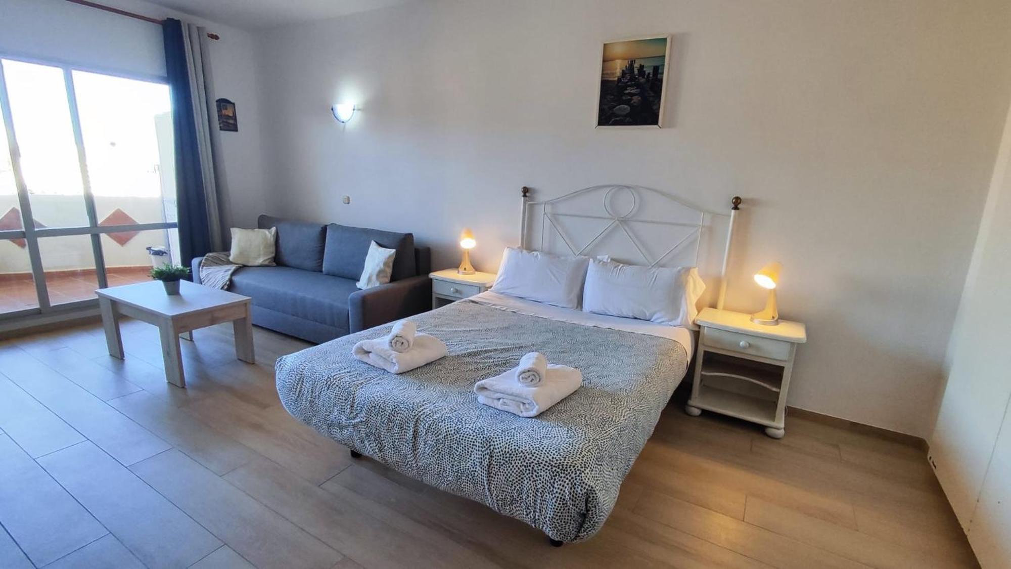 Benal Beach Suite Ii, Estudio Con Parque Acuatico Y Vistas Al Mar. 贝纳尔马德纳 外观 照片